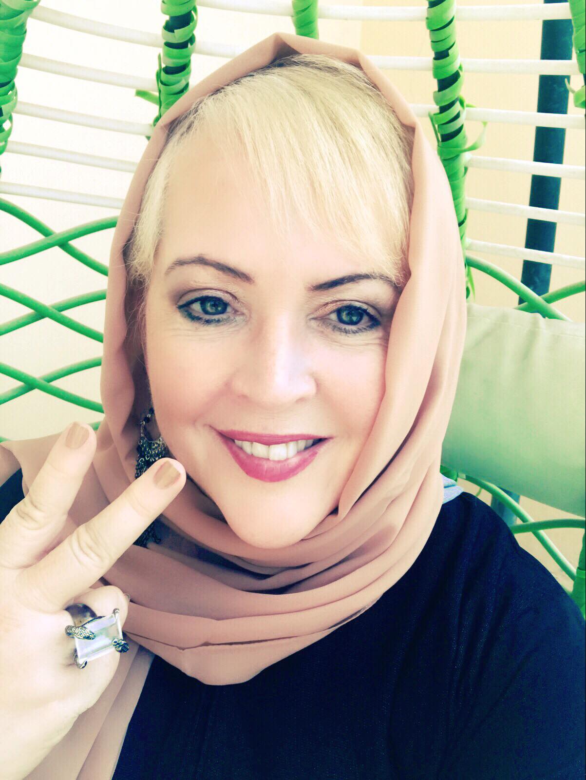 Dedra L. Stevenson, preisgekrönte Autorin, Drehbuchautorin, Produzentin und Global Tolerance Face aus Sharjah in den Vereinigten Arabischen Emiraten 01